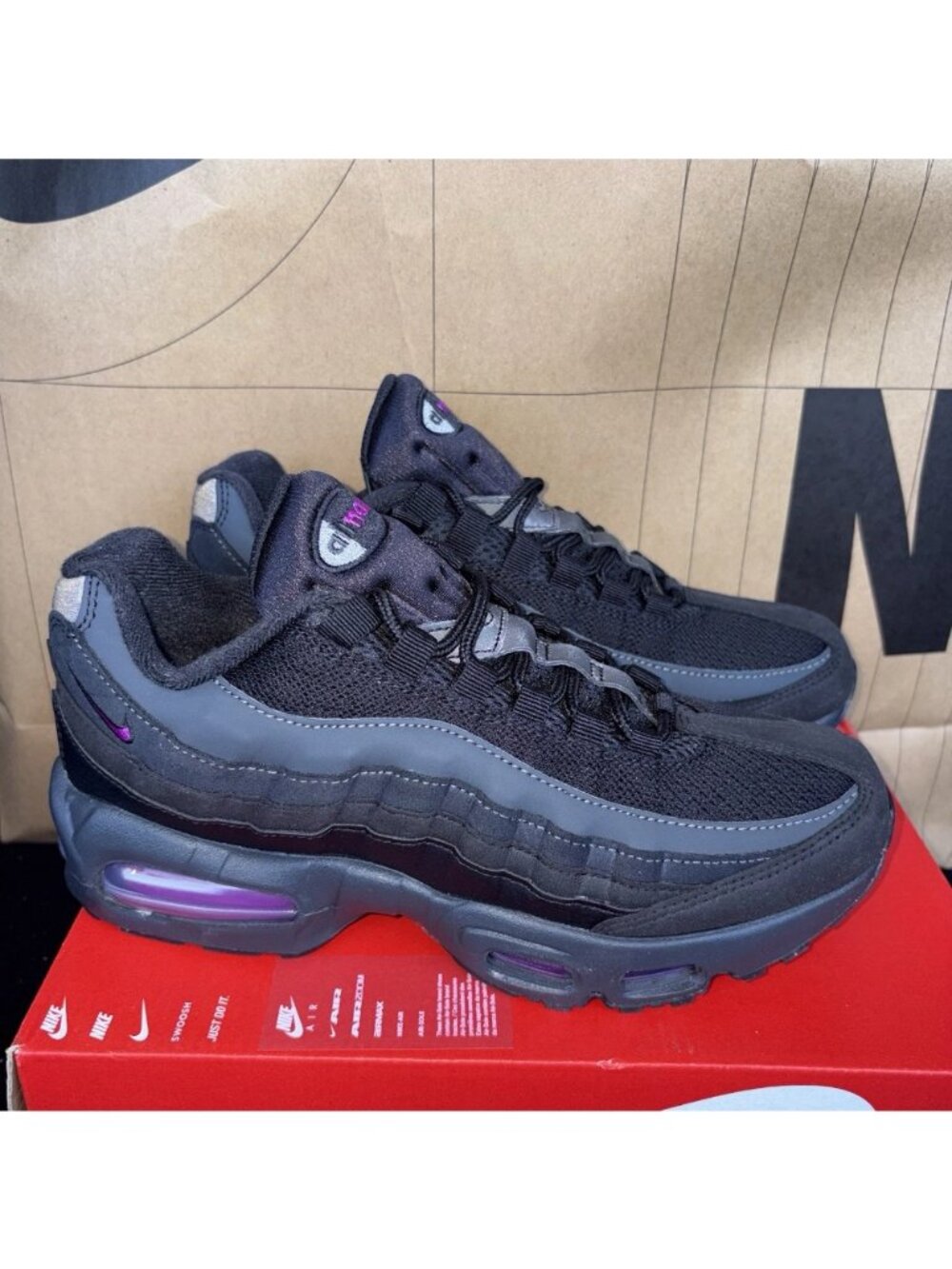 NEW Nike Air Max 95 Black Vivid Purple IH4476-001 Womens Size 7.5 / Size 6Y